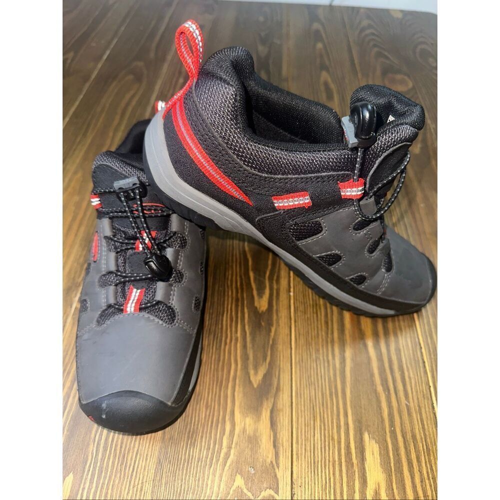 KEEN Kids' Targhee Low Waterproof Hiking Shoes in a grey (magnet) and red color
